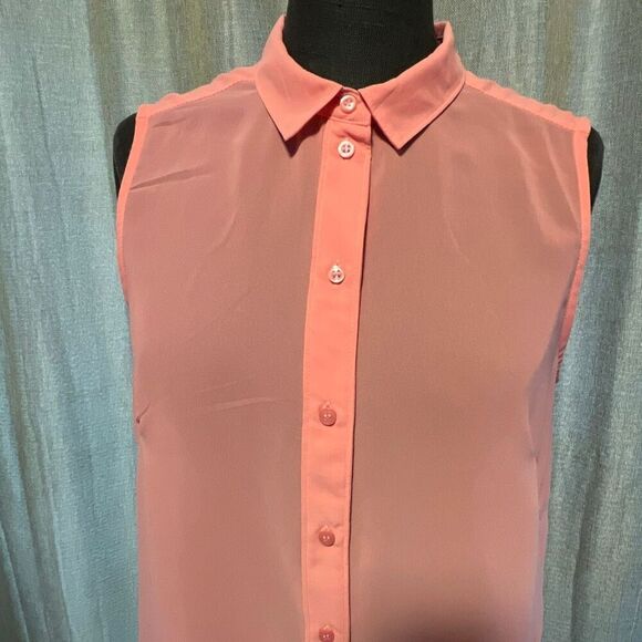 H&M Women's Blush Pink Semi Sheer Sleeveless Button Down Shirt - Picture 2 of 7